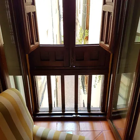 Palacio Del Cobertizo De Santa Ines גרנדה