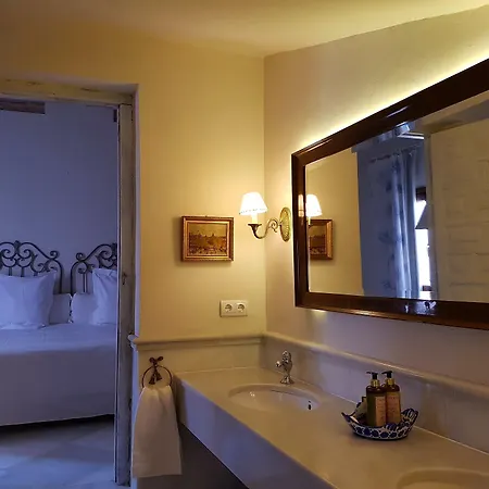Palacio Del Cobertizo De Santa Ines לינה וארוחת בוקר 4*