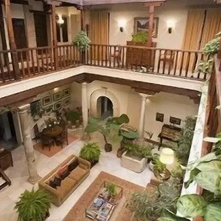 Palacio Del Cobertizo De Santa Ines