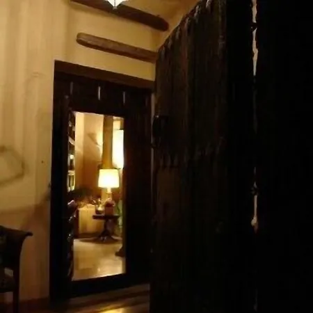 Palacio Del Cobertizo De Santa Ines