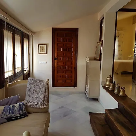 Palacio Del Cobertizo De Santa Ines Bed & Breakfast Granada