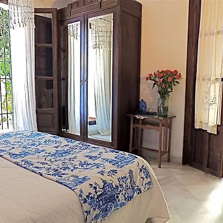 Oda ve Kahvaltı Palacio Del Cobertizo De Santa Ines